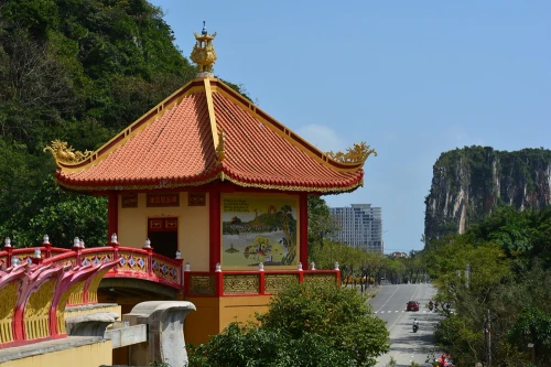 Bộ tranh sứ độc bản tại chùa Quán Thế Âm xác lập kỷ lục Việt Nam