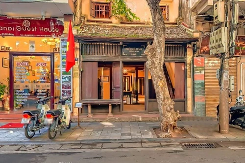 Tạm dừng đón khách tại một số di tích của phố cổ Hà Nội