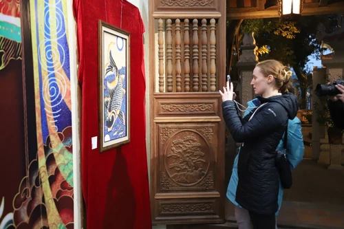 Tranh dân gian Hàng Trống với nghệ thuật họa kim sa