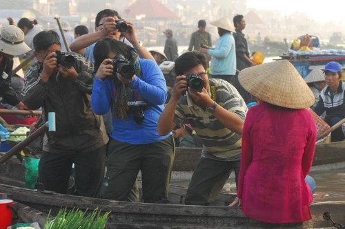 Có một sự lãng phí "không hề nhẹ" đối với ảnh nghệ thuật Việt Nam