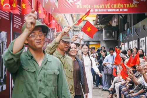 Trưng bày "Vang mãi khúc khải hoàn": Tái hiện không khí ngày đoàn quân chiến thắng trở về Thủ đô