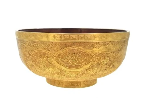 Bát vàng của vua Khải Định được bán với giá 16,7 tỷ đồng