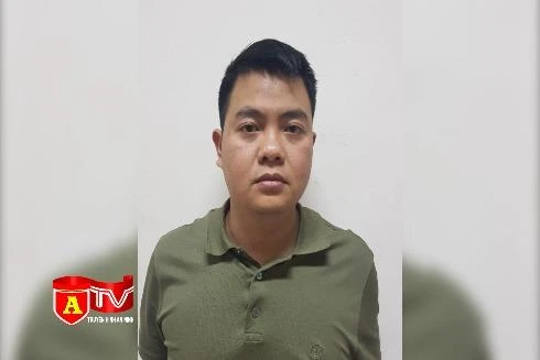 Đánh sập đường dây cá độ bóng đá 300 tỷ đồng qua mạng internet