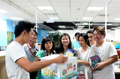 Tiếp thêm ngọn lửa tri thức ở Trường Sa