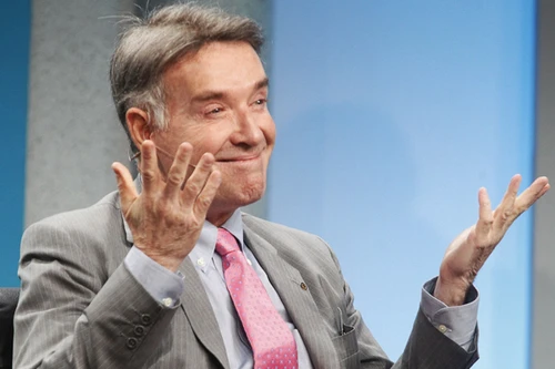 Tỷ phú Brazil phải ra tòa với cáo buộc mua bán tay trong