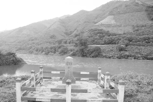 Dòng Lũng Pô mùa thu xanh ngắt