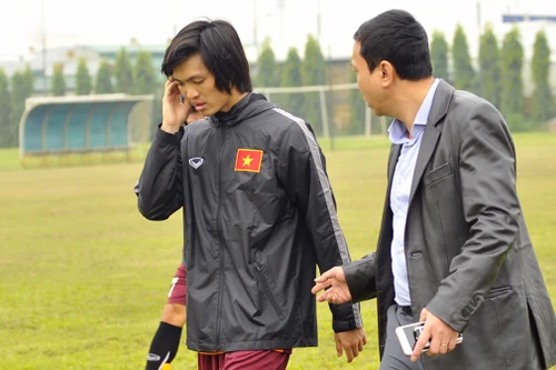 Bác sỹ Singapore nói gì về khả năng trở lại sân cỏ của Tuấn Anh?