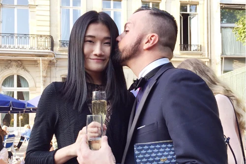 Kha Mỹ Vân xuất hiện ấn tượng trong buổi tiệc tại Paris