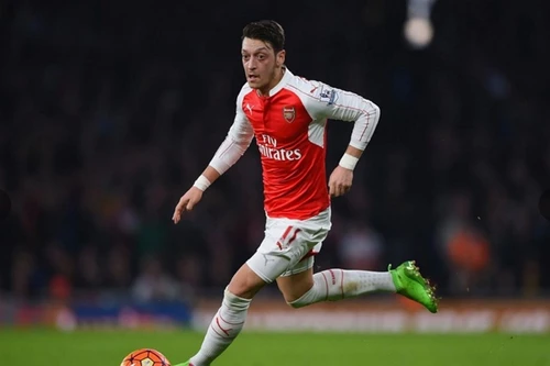 Real có thể đưa Ozil trở lại Bernabeu