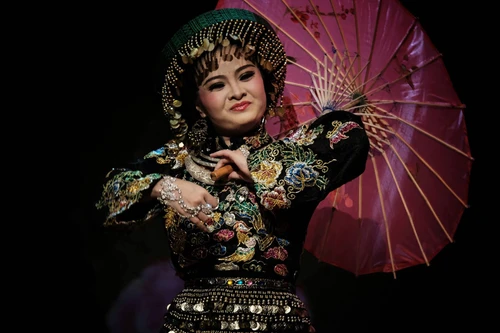 Hình ảnh đặc biệt về nghi lễ hầu đồng qua ống kính nhiếp ảnh gia quốc tế ​