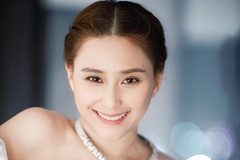 [ẢNH] Nhan sắc ngọt ngào của Hà Siêu Liên – ái nữ đẹp nhất nhà "vua sòng bạc Macau"