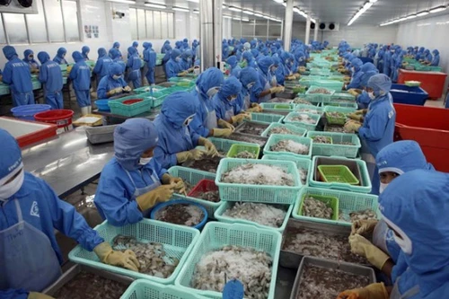 Sau đề xuất tăng thuế VAT, Bộ Tài chính xin ý kiến giảm hàng loạt phí