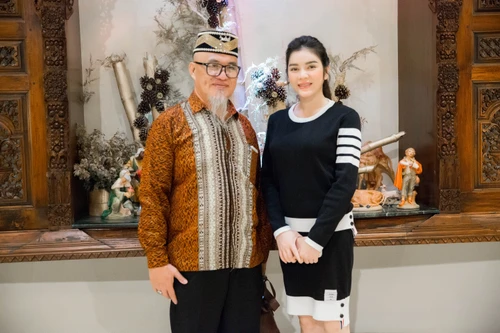 Hoàng đế bộ tộc Mindanao nói gì khi sắc phong Lý Nhã Kỳ làm "Công chúa châu Á"?