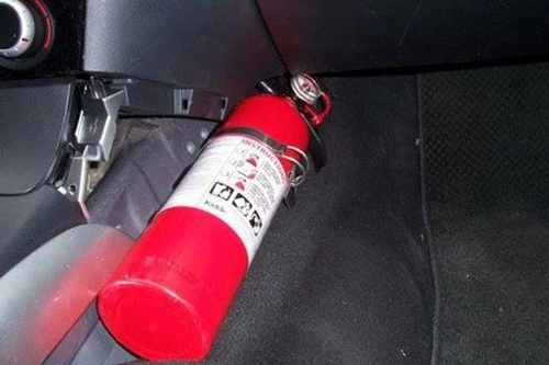 Bình chữa cháy cho xe ô tô: Không nên ham rẻ mua hàng trôi nổi