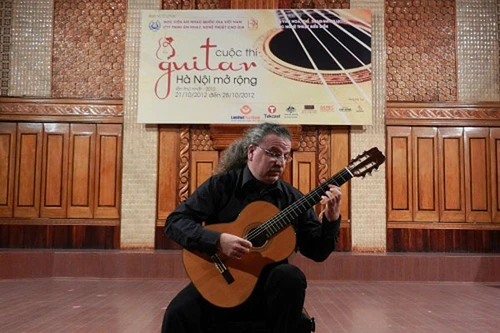Nghệ sỹ guitar nổi tiếng nước Ý tới Hà Nội