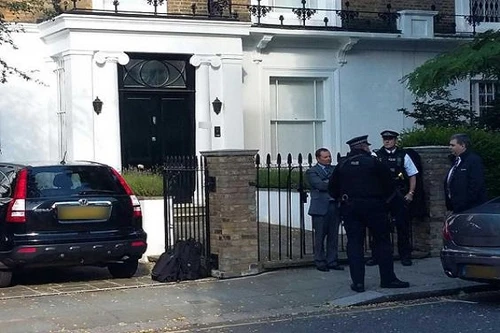 Thôi làm Thủ tướng Anh, ông Cameron tới sống tại biệt thự triệu đô 