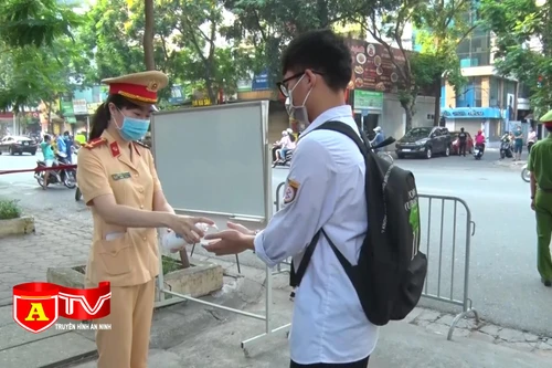 Công an Hà Nội bảo vệ thành công kỳ thi tốt nghiệp THPT Quốc gia 