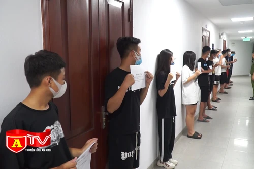 Ngăn chặn nhóm thanh niên tụ tập gây rối ở khu vực hồ Gươm