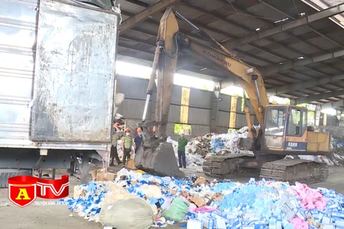 Tiêu huỷ 18 tấn hàng hóa là tang vật vi phạm hành chính bị tịch thu