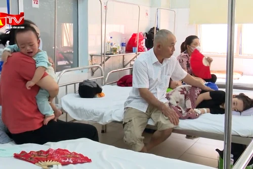 Đề xuất tăng phí BHYT, từng bước miễn viện phí cho người dân