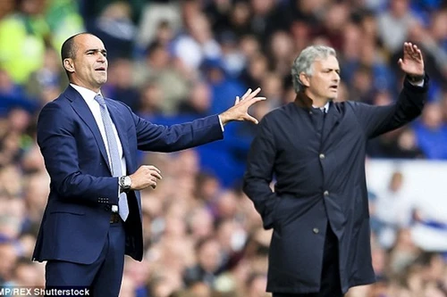 Tranh giành phát biểu, Mourinho mắng nhiếc Martinez