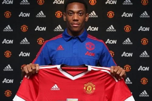 Giật mình với cậu bé "bom tấn" của M.U