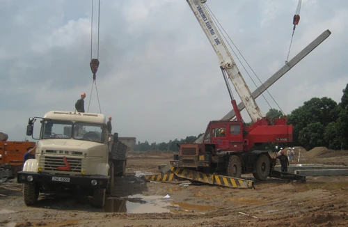 Khởi công 20 dự án nhà cho công nhân