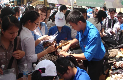 Đằng sau sự cố thi đợt I ĐH, CĐ: Lỗi cả đôi bên!