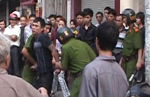 Vẫn nóng bỏng tình trạng chống người thi hành công vụ