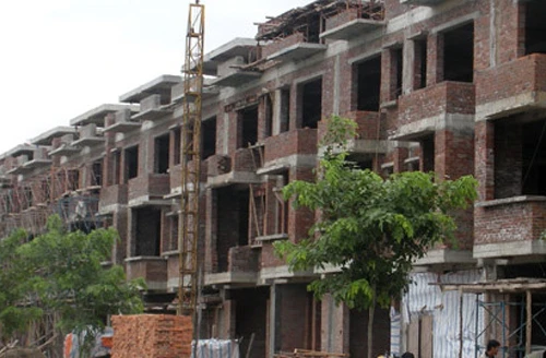 Mua nhà qua sàn: “Thả gà ra đuổi”