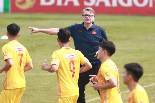 U23 Việt Nam thắng trận đầu tiên dưới thời HLV Troussier