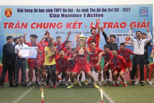 THPT Phan Huy Chú lần đầu tiên vô địch