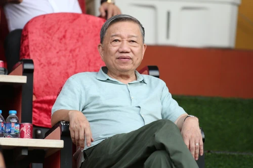 Bộ trưởng Tô Lâm dự khán, cổ vũ CLB Công an Hà Nội gặp Viettel FC