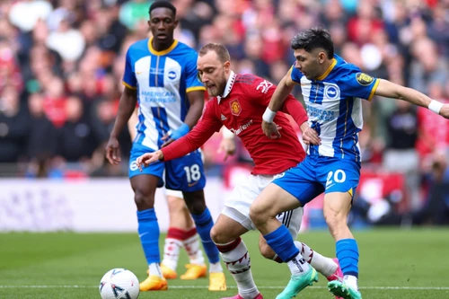 Xem pha bóng Brighton đá như Barca khiến MU choáng váng