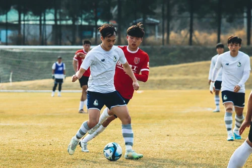 Đội bóng của Văn Toàn thắng đậm CLB Trung Quốc