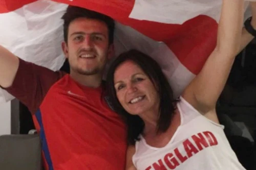 Mẹ Harry Maguire lên tiếng khi con trai bị lăng mạ