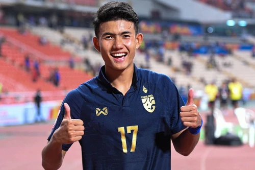 'Thần đồng' bóng đá Thái Lan gia nhập Leicester City