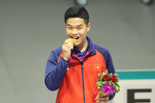 Giành HCV lịch sử, xạ thủ Phạm Quang Huy được thưởng 'nóng' 600 triệu đồng