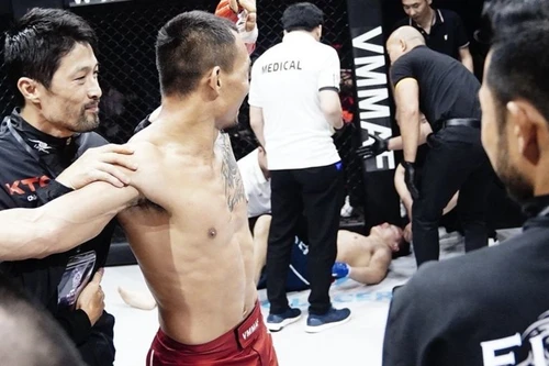 Xem Quang Lộc ra đòn hạ đẹp Lý Tiểu Long chỉ sau hơn 3 phút