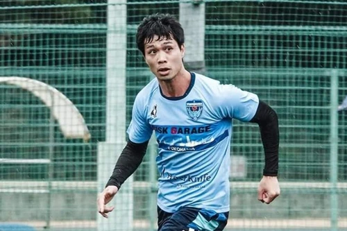 Éo le Công Phượng ra mắt Yokohama... ở phút 90+3