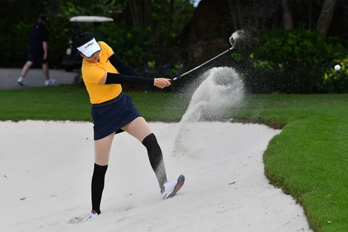 Hoa khôi bóng chuyền Kim Huệ nói gì về 'ngã rẽ' tới sân golf?