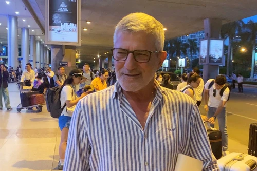 HLV Calisto nói gì khi trở lại Việt Nam?