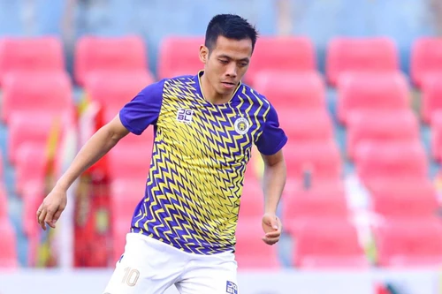 Văn Quyết nhận án phạt kịch khung sau sự cố trọng tài