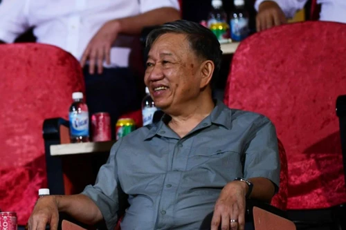 Bộ trưởng Tô Lâm dự khán, cổ vũ CLB Công an Hà Nội thắng Hà Nội FC