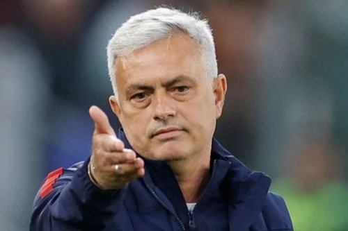 Mourinho nổi giận vì... Juventus bị trừ 10 điểm ở Serie A