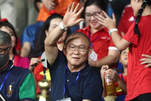 HLV Park Hang-seo chứng kiến U22 Việt Nam hòa U22 Thái Lan