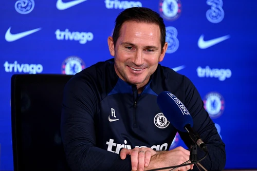 Frank Lampard rèn cầu thủ Chelsea tư duy khác để ghi bàn