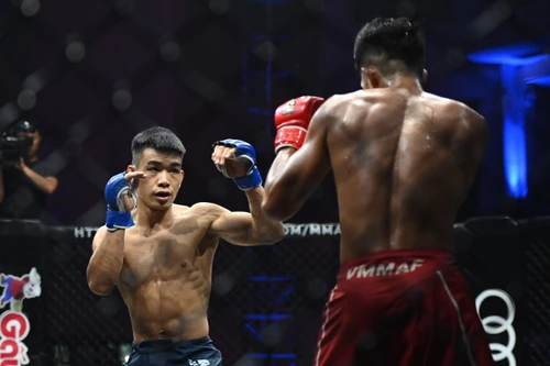 Võ sĩ Trần Ngọc Lượng hạ học trò Johnny Trí Nguyễn tại Lion Championship 2023