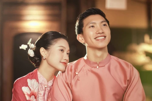 Đoàn Văn Hậu chụp ảnh cưới hoài cổ cùng Doãn Hải My