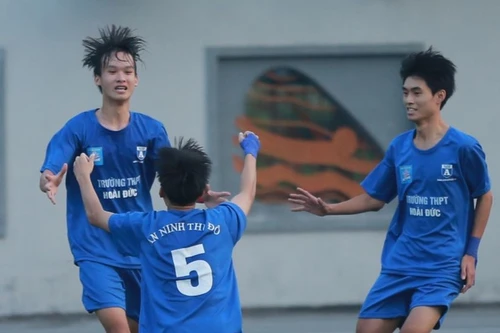 Chùm ảnh loạt trận 16h00 chiều 22-11